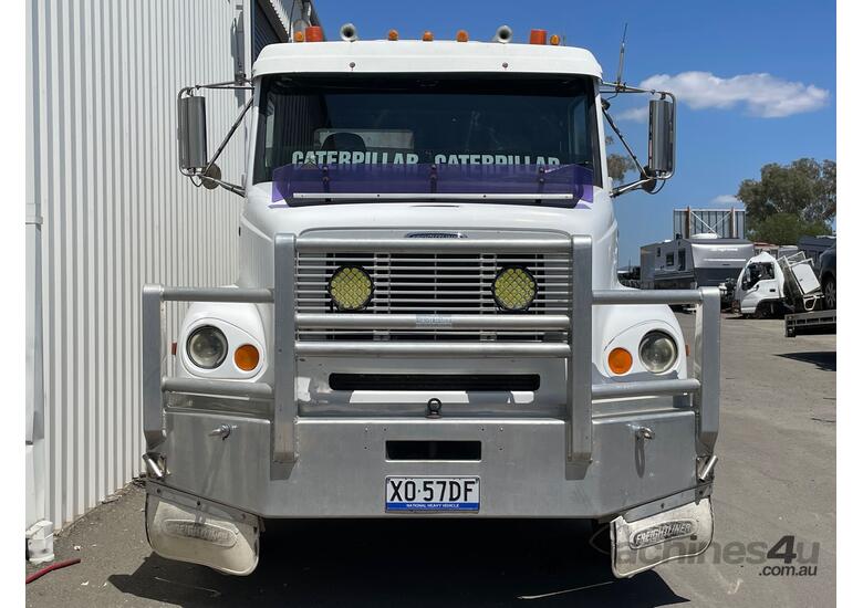caption 1999 Freightliner FL112 Tipper