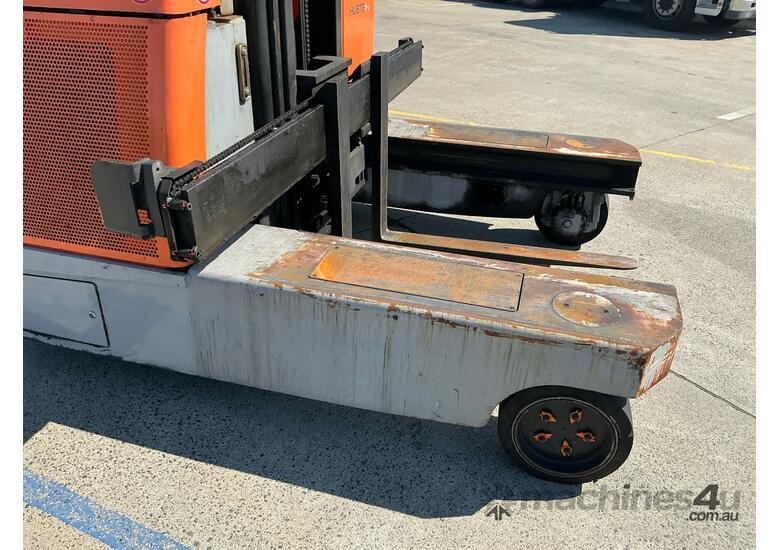 caption 2014 Hubtex DQ30-G Reach Forklift