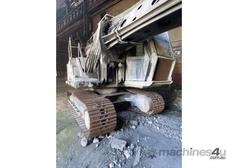 caption Gradall XL 3210 Hydraulic Excavator