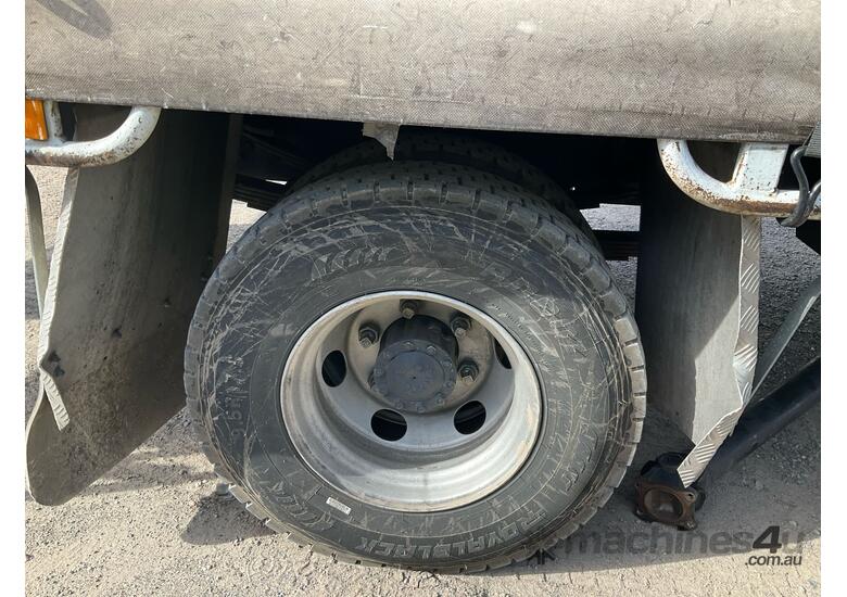 caption 2019 Mitsubishi Fuso Fighter FK600 Curtainsider
