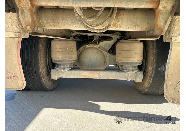 2013 Iveco ACCO 2350F Garbage Compactor (Side Load)