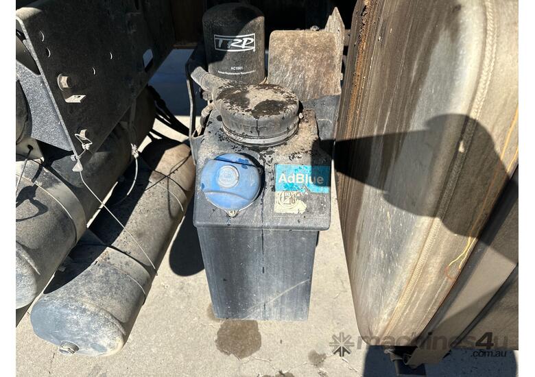 2013 Iveco ACCO 2350F Garbage Compactor (Side Load)