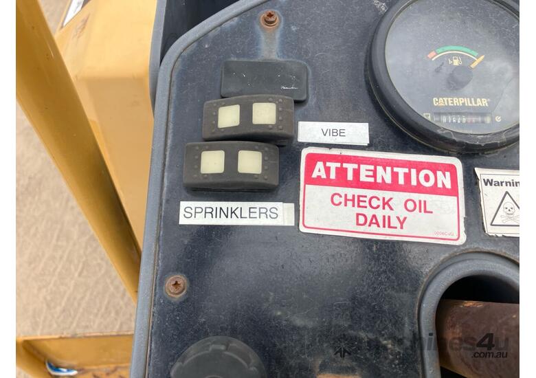 Caterpillar CB22 Articulated Dual Smooth Drum Roller