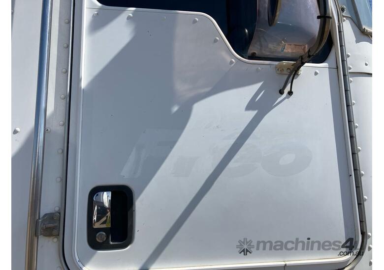 2012 Kenworth K200 Series 6x4 Sleeper Cab Prime Mover