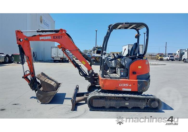 caption Kubota U35-4