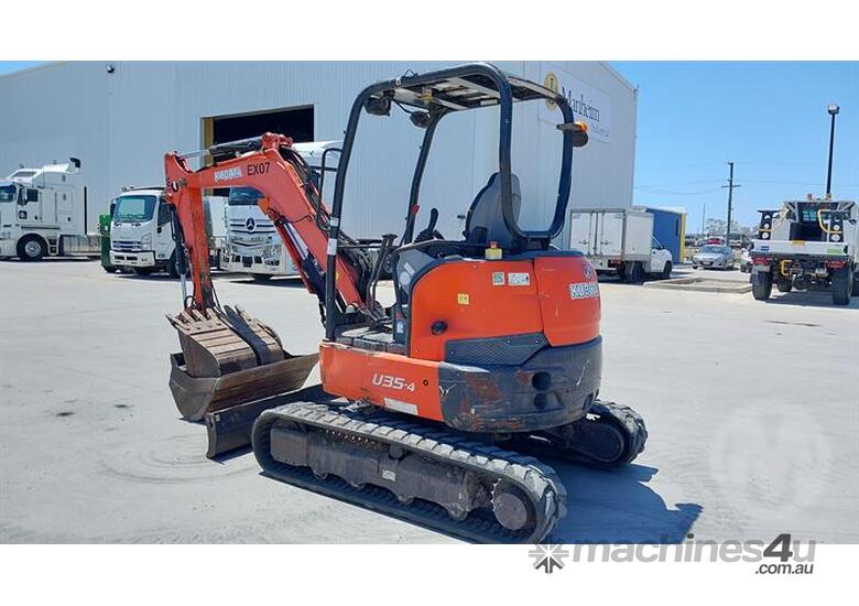 caption Kubota U35-4