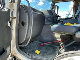 2010 Volvo FM 500 Tipper - picture0' - Click to enlarge