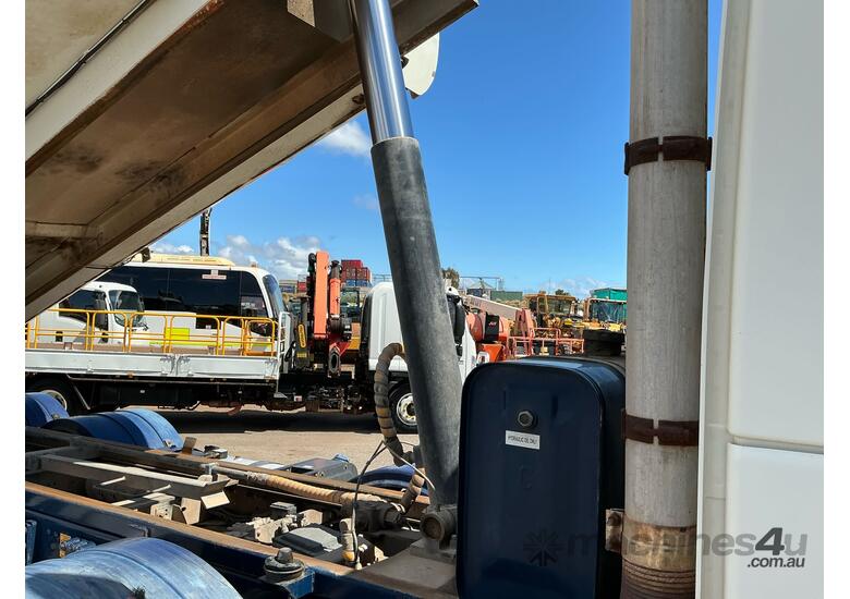 2010 Volvo FM 500 Tipper