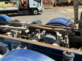 2010 Volvo FM 500 Tipper - picture2' - Click to enlarge