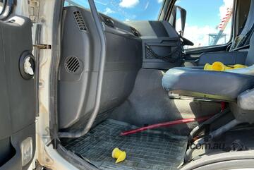 Volvo 2010   FM 500 Tipper