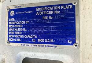 Isuzu 2007   NPR Motor Home