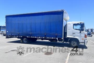 2015 Hino 500 2 4x2 Curtainsider