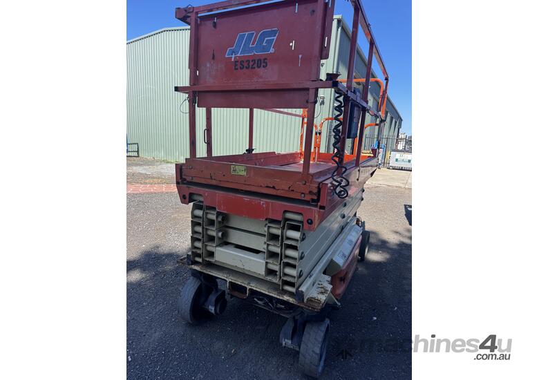JLG 3246ES 32Ft Electric Scissor Lift
