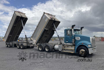 Mack 2016   CMHR Trident Tipper