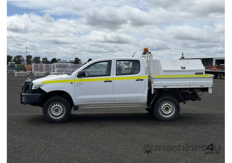 2014 TOYOTA HILUX SR UTE