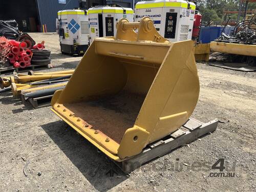 1100mm Mud Bucket (Suit 10-15T Excavator)