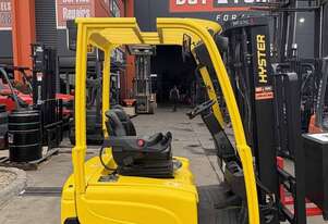 1.8 TONNE CONTAINER MAST HYSTER