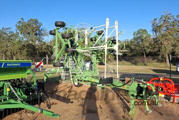 Twin Rotor Centre Delivery Rake