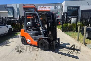 Toyota Forklift 2.5T Container Mast with Tyne Postioners(Unit#: U1005)