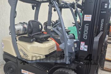 Crown   3.3 tonne forklift