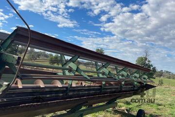 John Deere   224 Comb