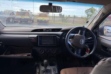 Toyota 2018   Hilux SR Diesel