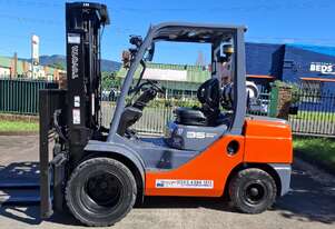 Wollongong Forklift: 2015 Toyota 3.5T LPG, 3-stage standard mast, 4.5m lift!