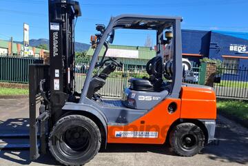 Wollongong Forklift: 2015 Toyota 3.5T LPG, 3-stage standard mast, 4.5m lift!