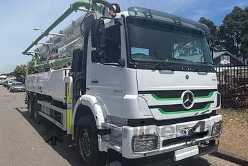 Mercedes Schwing 36X concrete boom pump