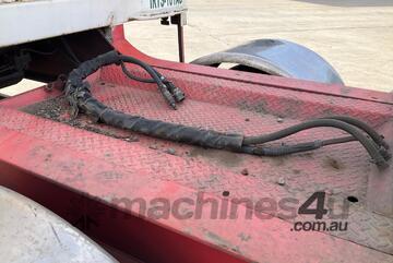 2004 Vawdrey VBS3 Tri Axle Refrigerated Curtainsider A Trailer