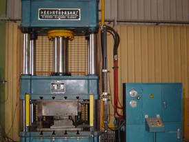 Mechanical Press 200 Tonne - picture0' - Click to enlarge