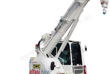 MAEDA LC785M-8B 5t MINI CRAWLER CRANE