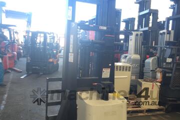 ACTIVE FORKLIFTS - Crown Walkie Reach Stacker 3.9m Lift 3 Stage Mast