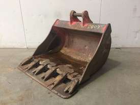 800MM TOOTHED BUCKET WITH SAND BLADE SUIT 3-4T EXC - picture1' - Click to enlarge