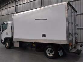 Isuzu FRR600 Refrigerated Truck - picture1' - Click to enlarge