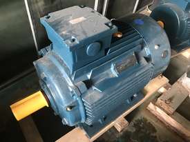 15 kw 20 hp 6 pole 415 v AC Electric Motor - picture0' - Click to enlarge