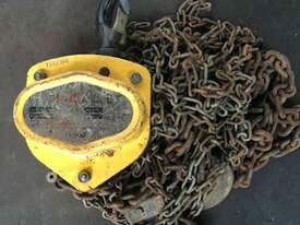 Chain Hoist 2 ton x 6 meter drop lifting Block and Tackle Tuffy - picture1' - Click to enlarge