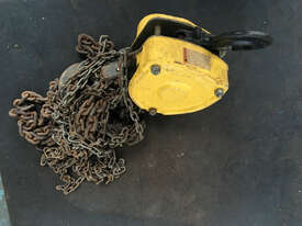 Chain Hoist 2 ton x 6 meter drop lifting Block and Tackle Tuffy - picture2' - Click to enlarge