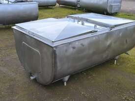 1,320lt STAINLESS STEEL TANK, MILK VAT - picture0' - Click to enlarge