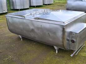 1,320lt STAINLESS STEEL TANK, MILK VAT - picture1' - Click to enlarge