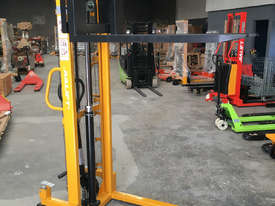 JIALIFT 1T 1.6M Manual Stacker / Lifter | Best Service, Brand New,  1 Year Warranty - picture0' - Click to enlarge