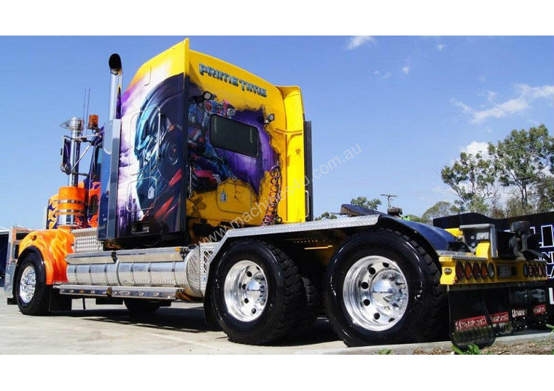 caption 2008 KENWORTH T908