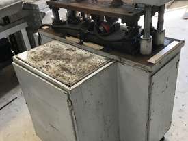 Hydraulic Press Machine - picture1' - Click to enlarge
