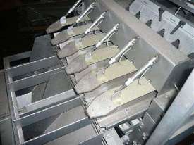 Counting and Filling Machine (solid goods - bakery etc) - picture0' - Click to enlarge