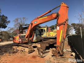 2002 Hitachi Zaxis 200 - picture1' - Click to enlarge