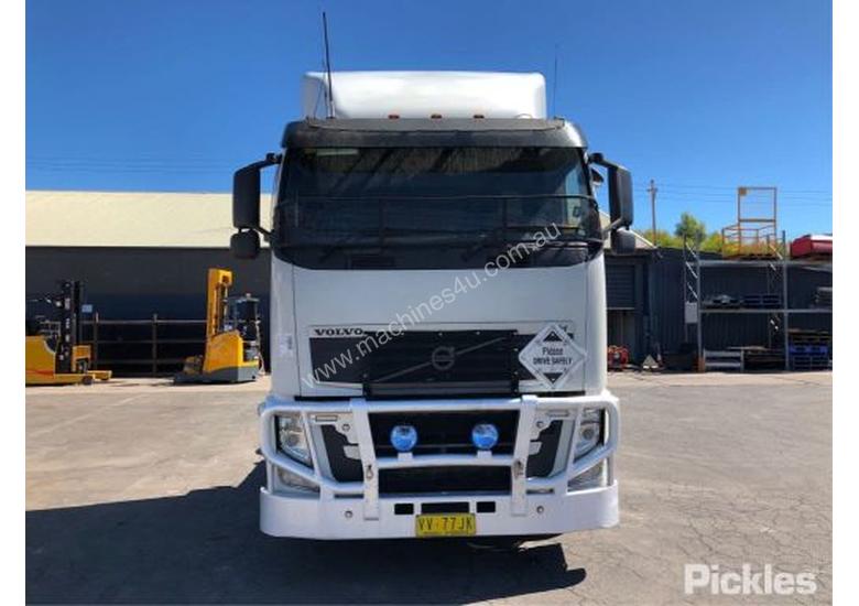 caption 2013 Volvo FH13
