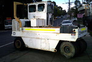 P125 multi , 4,800Kgs to 12,000Kgs , 1200 hrs , JD powered ,