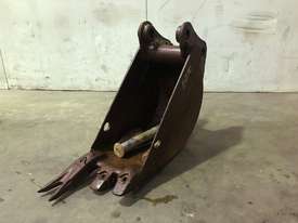 240MM DAMAGED TOOTHED TRENCHING BUCKET 2-3T EXCAVA - picture0' - Click to enlarge