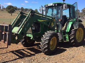John Deere 6220 FWA/4WD Tractor - picture0' - Click to enlarge
