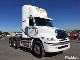 2010 Freightliner Columbia CL 112 - picture0' - Click to enlarge